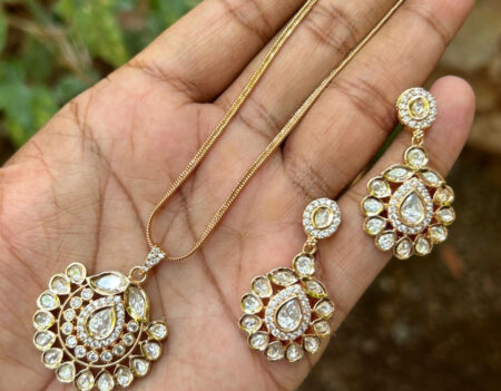 Gold Pendent Set