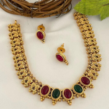 Red and Green Stones Necklace Set