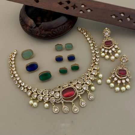 Necklace set with interchangeable stones
