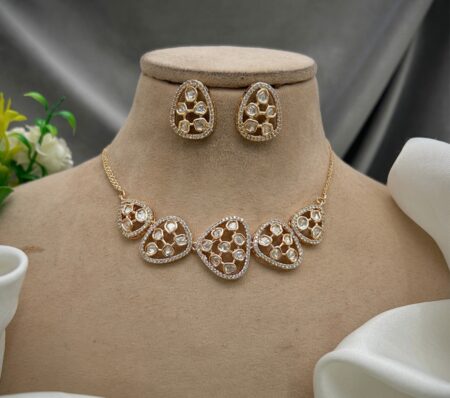 Carat plating  Kundan necklace