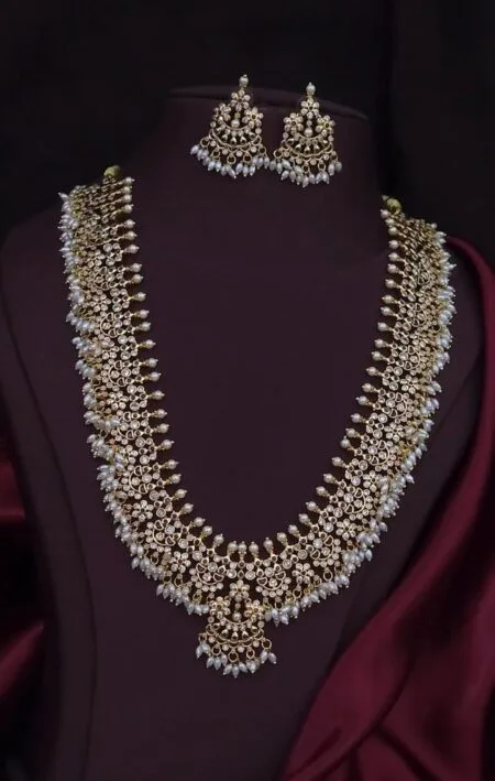 Guttapusalu long necklace with pearls