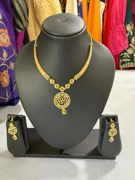 Traditional Gold Pendant Necklace Set – Elegant Ethnic Jewellery Set with Earrings