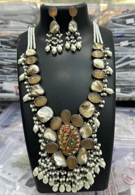 Mother of pearl necklace set