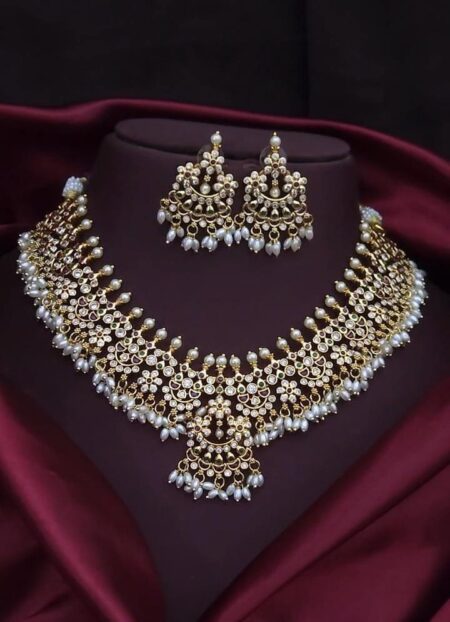 Guttapusalu necklace with pearls