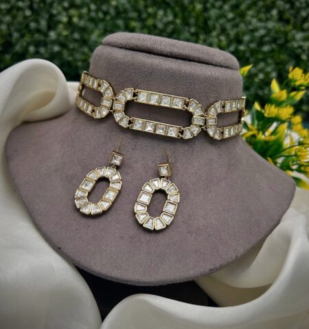 Mehendi plated Kundan choker