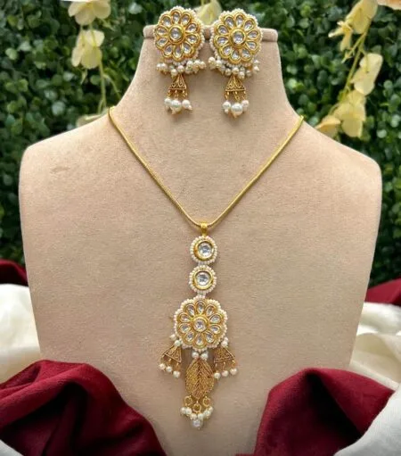 Kundan Pearl Pendant Necklace Set – Elegant Traditional Long Necklace with Earrings