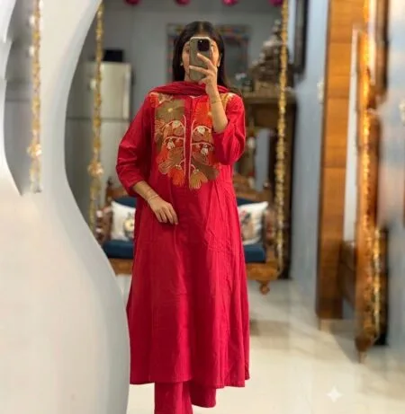 Elegant Red Kurta Set with Detailed Floral Embroidery and Matching Dupatta